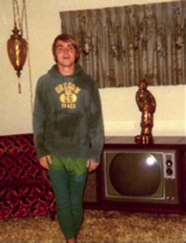 Steve Prefontaine In Oregon Sweats With Tv Mary Marckx Photo A Photo