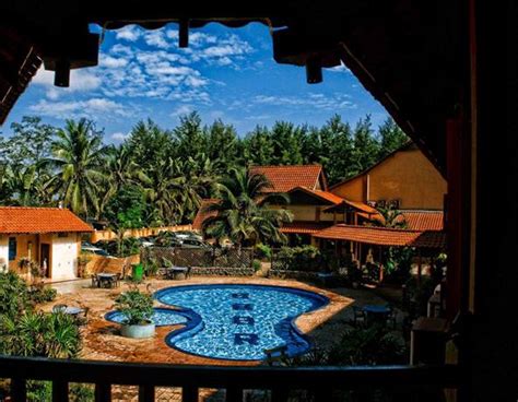 Отзывы об отеле batu burok beach resort. Batu Burok Beach Resort, Kuala Terengganu - Compare Deals