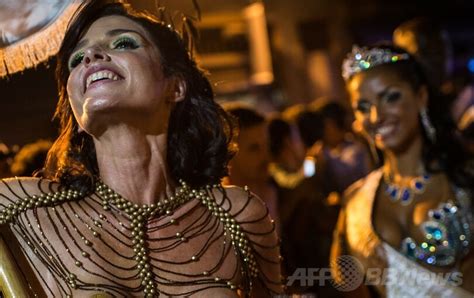 待ちきれないリオのカーニバル前夜祭でトップレスパレード 写真 枚 国際ニュースAFPBB News