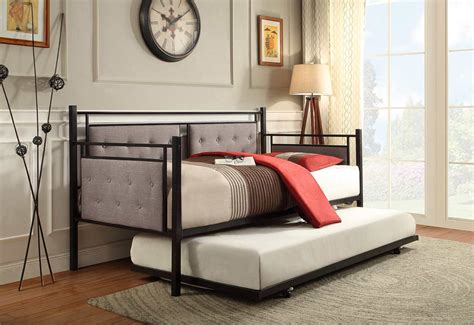 It can accommodate a total of 400 vecelo daybed frame twin size multifunctional metal platform with headboard. Homelegance Jones Metal Daybed with Trundle - Black 4964BK ...