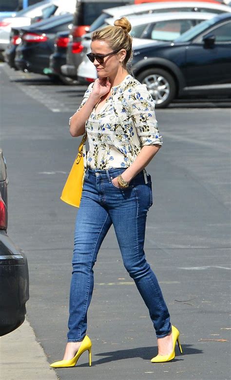 Pin En Celebrity Jeans And Tight Pants Style