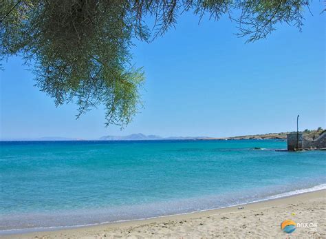 If you travel to naxos with kids, the perfect beach is saint georges beach, with shallow waters and all the needed facilities. Moutsouna beach, Naxos