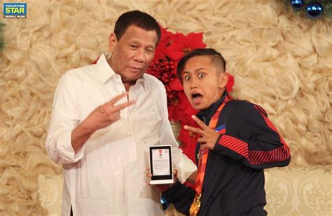 Las miniaturas se mostrarán con una resolución de 161×161 píxeles. Photo of President Duterte and Margielyn Didal Praise by ...