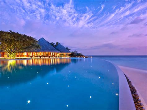 World Luxury Hotel Award 2014 Goes To Dusit Thani Maldives
