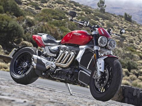 It comes with a pretty hefty price tag too, with the r model although the rocket 3 r weighs 300kg, the weight is hardly noticeable on the move. TRIUMPH ROCKET 3 (2020-on) Review | MCN