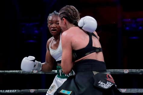 Claressa Shields Unifies Middleweight Division Defeats Christina Hammer