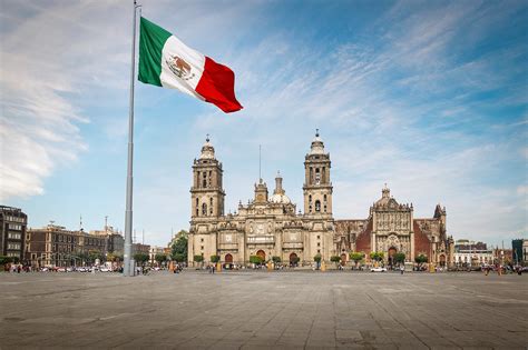 Zócalo In Mexico City Explore The Heart Of The Historic District At