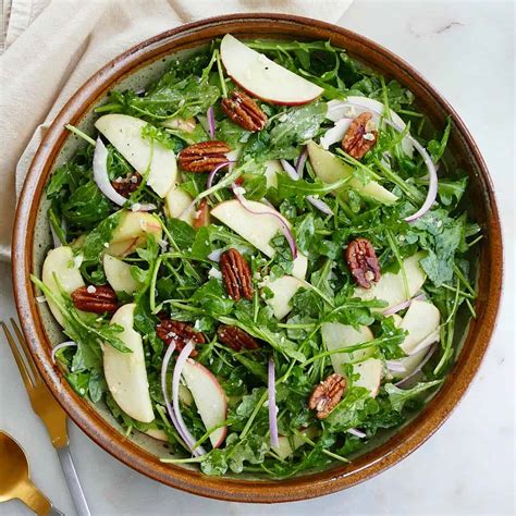 Arugula Apple Salad With Pecans Its A Veg World After All