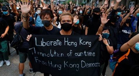 Tim Cook Tries To Defend Apple S Decision To Remove App Helping Hong Kong Protesters Stay Safe