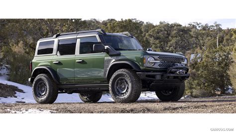 Ford Bronco Everglades 2022my Color Eruption Green Front Three