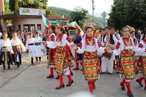 Pin Di Галинъ Колевъ Su Bulgarian Folklore And Customs