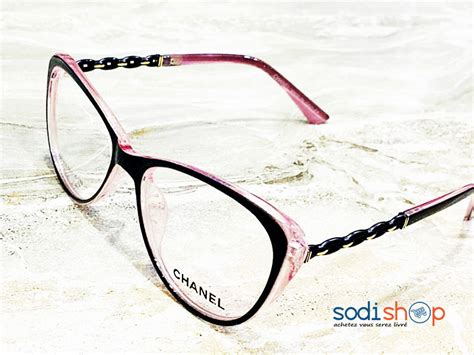 Toutes les lunettes de vue et gabrielle chanel, qui a participé à l'émancipation des femmes, est l'une des pionnières du renouveau de la mode féminine. Lunette de Style Marque Channel Couleur Rose et Noire ...