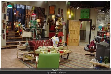 Drake bell tweeted a heartbreaking pic of the current state of the drake & josh house. iCarly - Set Pieces | Icarly, Design, Roomspiration
