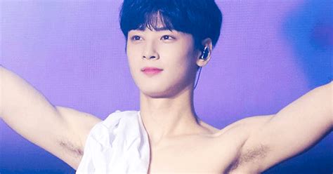 Astro Cha Eunwoo Revealed His Abs To Lucky Fans — Koreaboo Eunwoo Abs Cha Eun Woo Cha Eun
