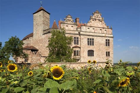 Burg Cadolzburg Vorne Der Burggarten Cadolzburg Mittelfranken Bayern