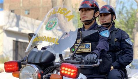 Hoy Se Conmemora El Día De La Mujer Policía Foto 1 De 7 Perú Peru21
