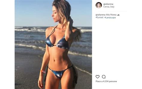 Hot Sexy Valentina Pegorer Bikini Pics