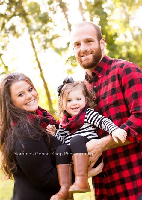 Ann taylor, cheesecake factory, legal sea foods, lacoste,saks. Matching flannel!!!! | Family christmas pictures outfits ...