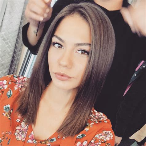 Demet Özdemir On Instagram “🍁” Beauty Makeup Hair Beauty 90s Inspired Outfits Sanem Turkish