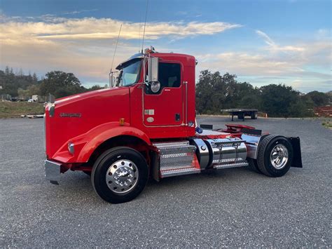 2014 Kenworth T800 Single Axle Day Cab