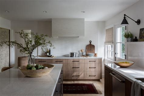 Best showcase designs for home in india: PASADENA SHOWCASE HOUSE 2020 | Four Point Design Build Inc.