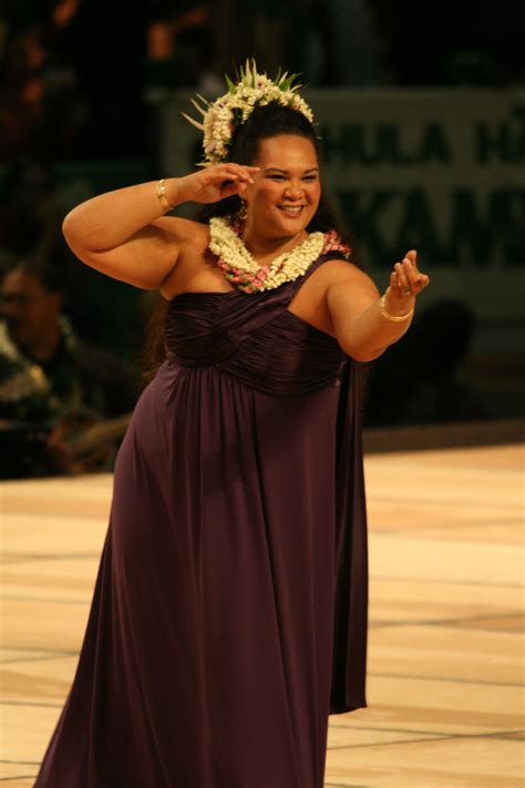 Gorgeous Hula Dancer The Grace With Which These Large Thick Beautiful