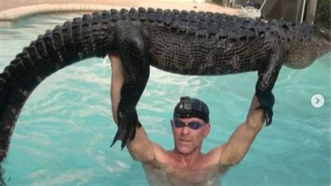 Florida Man Wrestles 8 Foot Alligator From Swimming Pool