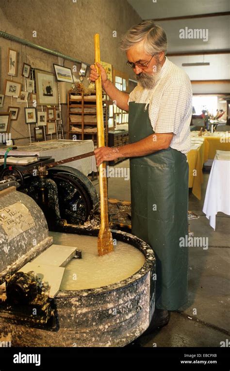 Preparation Of The Pulp Traditional Paper Making