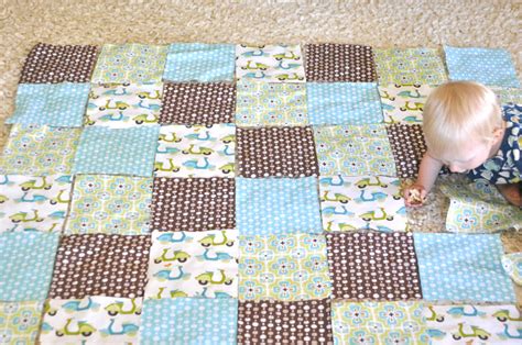 For the beginning quilter, there are loads of pictures each step of the way and helpful tips. simple baby quilt tutorial