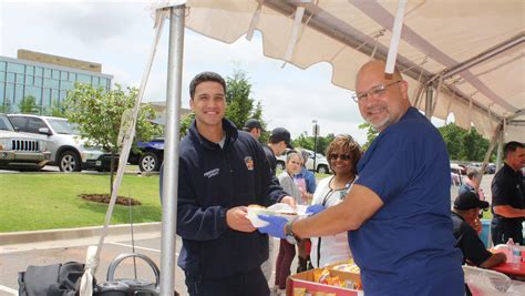 Integris Health Edmond Thanks First Responders With Picnic