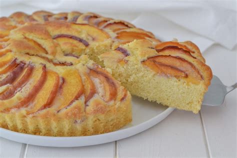 Check spelling or type a new query. Torta di pesche soffice alla panna - Ricetta facile e veloce