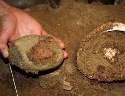 Descubren Un Taller Artístico De 100000 Años De Antigüedad