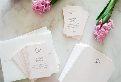 I have a love affair with minted. PRETTY BUSINESS CARDS AND STATIONERY WITH MINTED ...