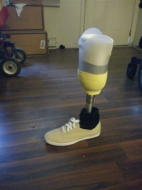 Titanium To The Knee Prosthetic Leg With Suction Top Just