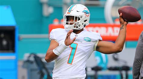 Tua Tagovailoa Should Have The Miami Dolphins Thinking Playoffs Sports Illustrated