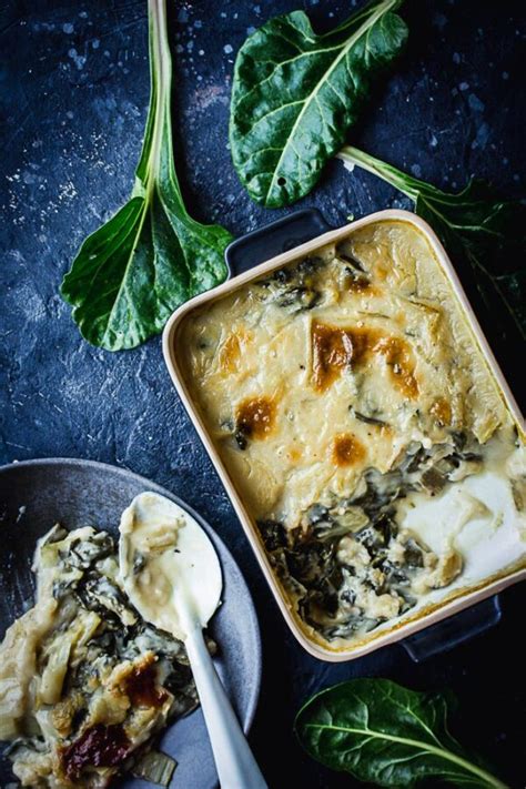 Gratin aux feuilles et côtes de blettes à la béchamel vegan