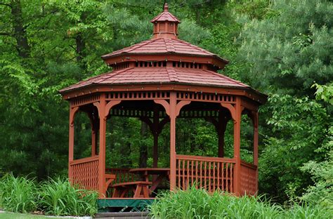 Top Wooden Structures For Lawns And Gardens