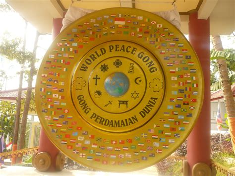 Panorama Indah Gong Perdamaian Dunia Plajan