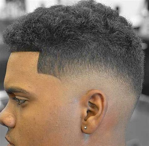 The low fade haircut is usually the haircut that fits many men with short hair length, but this does not mean that those who have longer haircuts cannot have this hairstyle anymore. 28 Low Skin Fade Haircut Ideas - Find Your Style | Low ...