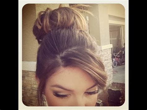 Buns for short hair run the gamut from modern and edgy to classic and chic, it all depends on the style you want to achieve. How to: Messy Bun for short/thin hair ♡ - YouTube