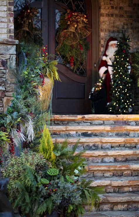 Beautiful christmas decorating ideas (15 000 plus repins). 40 Stunning Christmas Porch Ideas