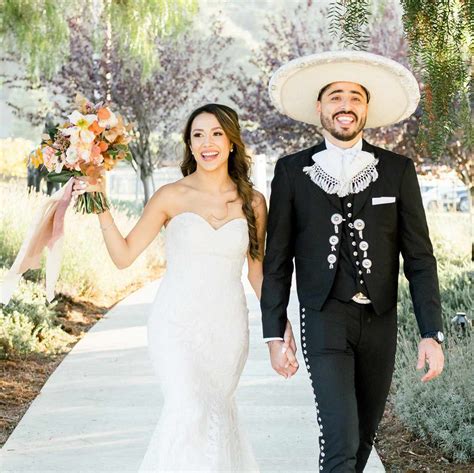 16 Mexican Wedding Traditions