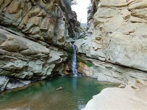 Hotellidest on lihtne ülevaadet saada meie santa paula (ca) linnalehe abil, mis on varustatud mugavate otsingumootoritega ja ulatusliku hotelliinformatsiooniga. The Punch Bowls in Santa Paula — Conejo Valley Guide ...