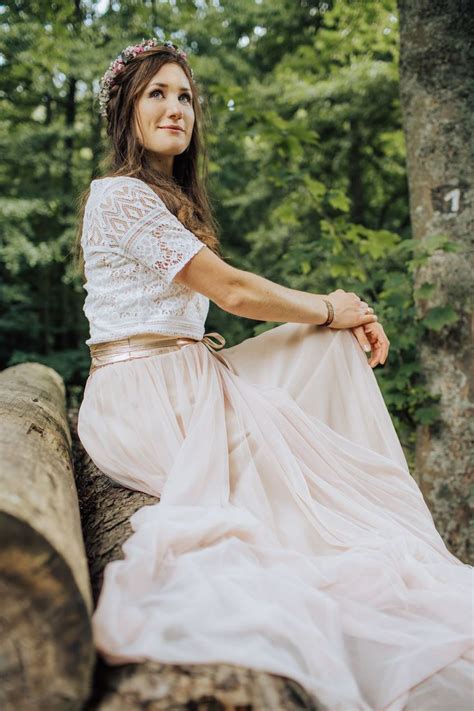 Check spelling or type a new query. Boho Hochzeitskleid in Rosa mit fließendem Tüllrock und ...