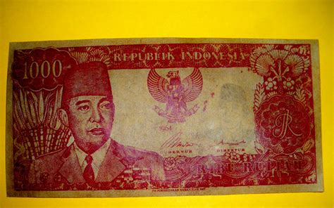 Keadaan duit teramat bersih dan baik. Keris Antik: ITEM NO.2 DUIT LAMA INDONESIA