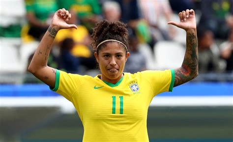 Seleção brasileira de futebol feminino é a equipe que representa o brasil nas principais competições internacionais femininas. Cristiane, a artilheira da seleção que voltou para ...