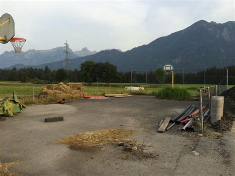 Beim streetball hat jeder basketballplatz seine eigenen regeln, weil sich dieser sport voll und ganz nach den spielern und deren einigung untereinander richtet. Basketballplatz - Bürgerforum Vorarlberg