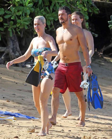 Katy Perry And Orlando Hit The Beach During Hawaiian Holiday Getaway