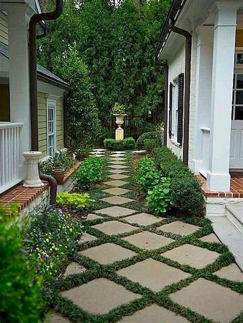47 Inspiring Small Front Yard Landscaping Ideas Courtyard Landscaping
