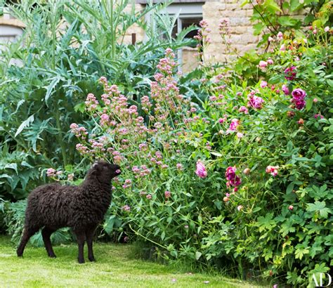 Amanda Brooks Invites Us Inside Her Dreamy English Country Home